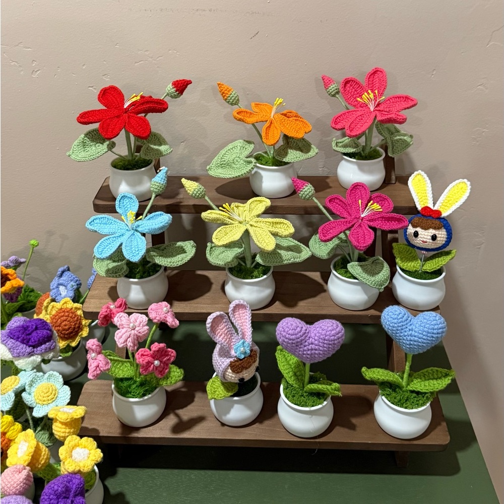 🧶Handmade Cute Mini crocheted potted flowers